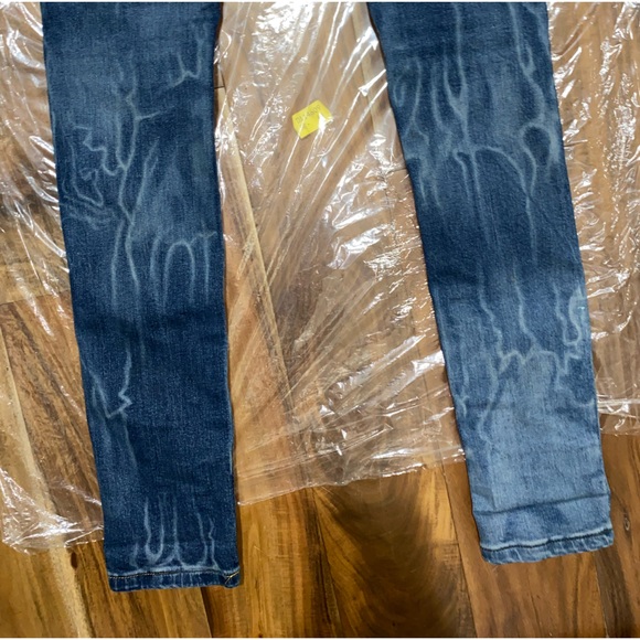 Serenade Denim Jeans - Picture 2 of 9
